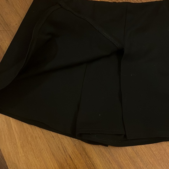 Cute black skort - Picture 3 of 4
